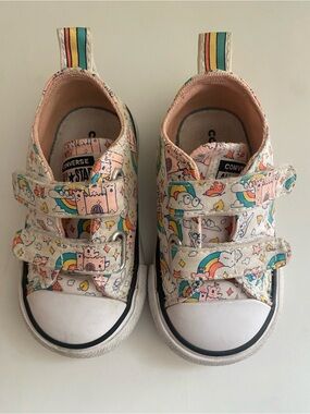 Baby converse, size 4
